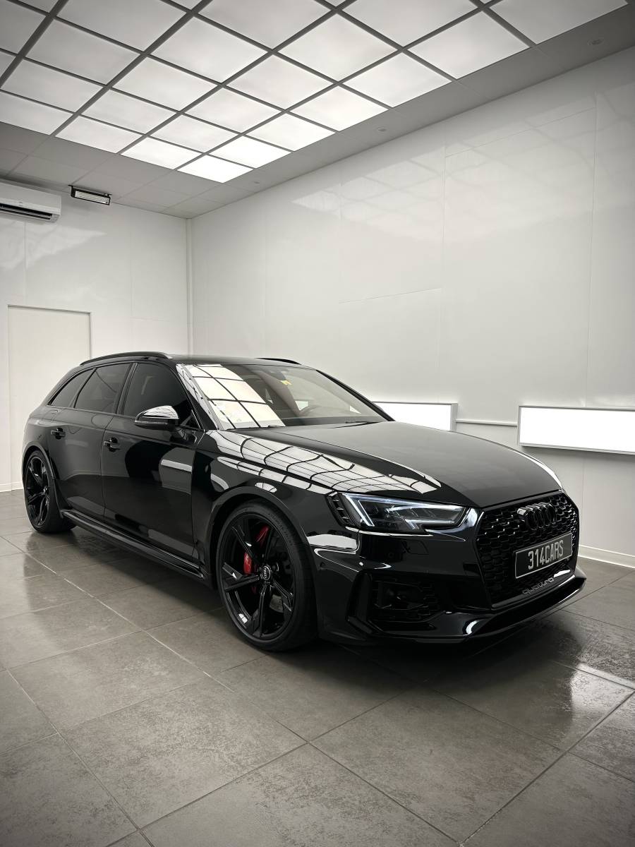 Pose de film solaire Tesla Ferrari Lamborghini pour une protection contre les UV et la chaleur Saint-Étienne 42