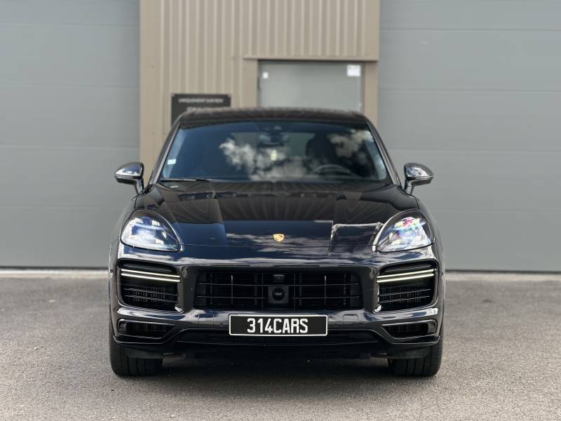 Pose de vitres teintées sur les vitres de ce Porsche Cayenne Turbo S de 2020 à Roanne dans la Loire