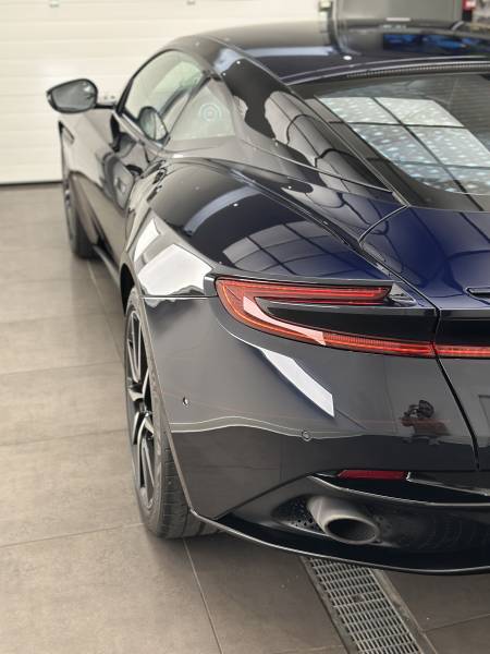 Traitement hydrophobe Gtechniq – Aston Martin Roanne