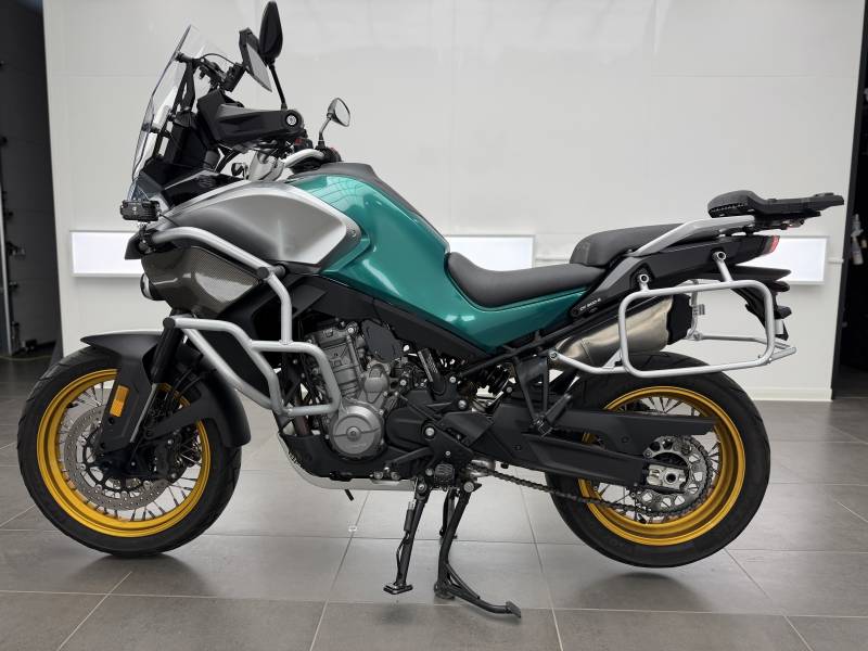 Film Avery Dennison SWF BP2340001 Pearl Dark Green – CF-Moto 800MT Touring