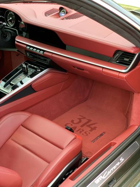 Nettoyage complet voiture Roanne Porsche