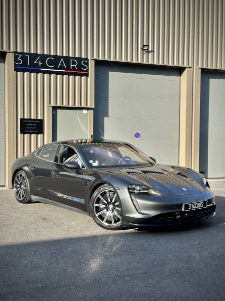 Polissage et protection céramique GTechniq sur la carrosserie, les vitrages et les jantes de cette Porsche Taycan de 2020 en Auvergne Rhône-Alpes