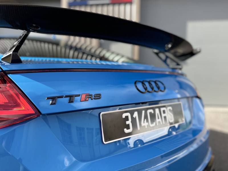 Polissage et traitement céramique AUDI TTRS dans notre atelier à Roanne