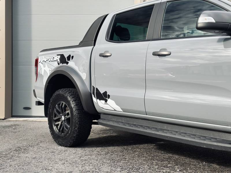 Protégez la carrosserie de votre pick-up Ford Ranger Raptor grâce au film transparent PPF XPEL à Roanne, dans la Loire, près de Lyon et Saint-Etienne
