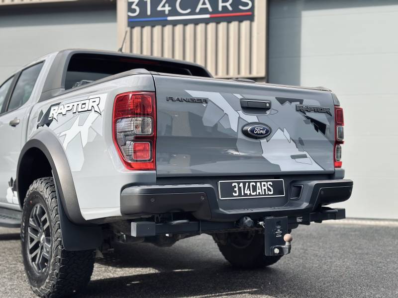 Protégez la carrosserie de votre pick-up Ford Ranger Raptor grâce au film transparent PPF XPEL à Roanne, dans la Loire, près de Lyon et Saint-Etienne